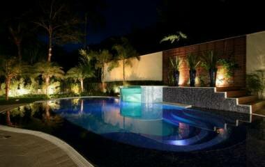 Vantagens e desvantagens de ter uma piscina em casa