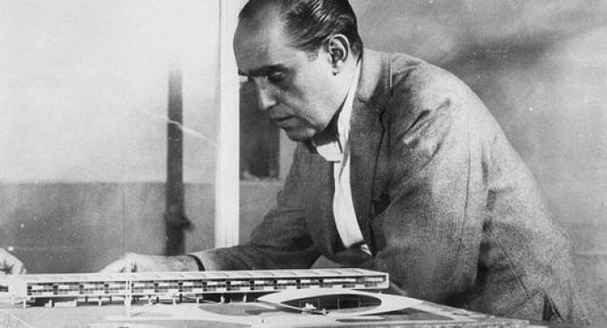 Um ano sem Oscar Niemeyer