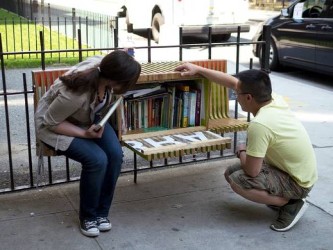 Oito bibliotecas comunitárias que levam leitura aos espaços públicos